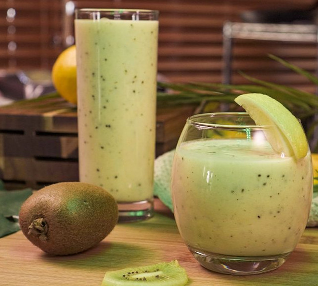 Kiwi Banana Summer Smoothie